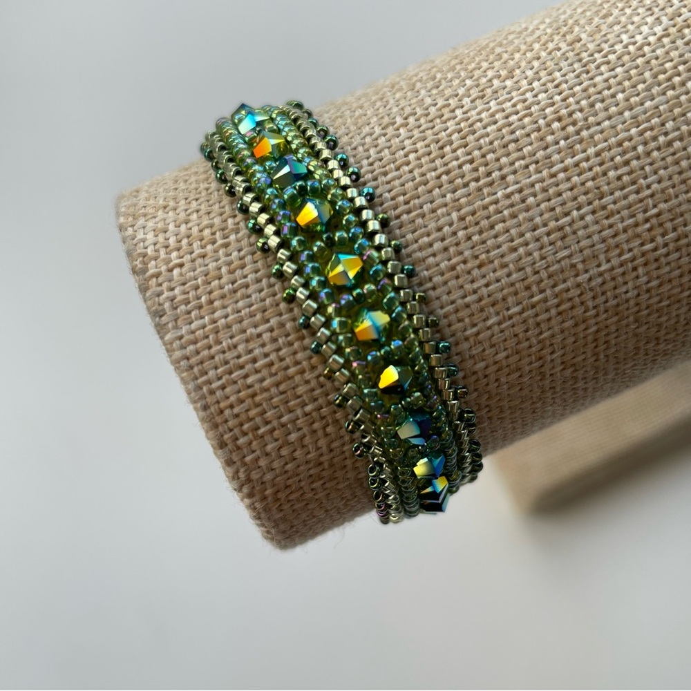 Light Green Swarovski Like Crysal Seed Bead Collar Bracelet